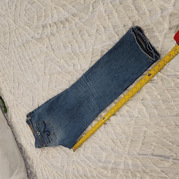 Medium wash, distressed AG "the stilt" cigarette skinny jeans size 28! - Picture 10 of 10